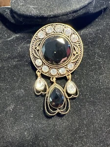 Antique Gold Plated Vintage Style Black Crystal Baroque Drop Brooch - Picture 1 of 3