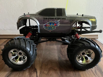 Kyosho Twin Force Monster Truck  1/8 EP Elettrico - Immagine 1 di 4