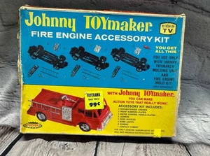 Johnny Toymaker 1968 kit accessori motore antincendio vintage raro - Foto 1 di 19