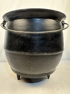 Vintage Cast Iron 3-Leg Cauldron 8 Qt Pot Bail Handle – 10” Gypsy Bean Kettle - Picture 1 of 17