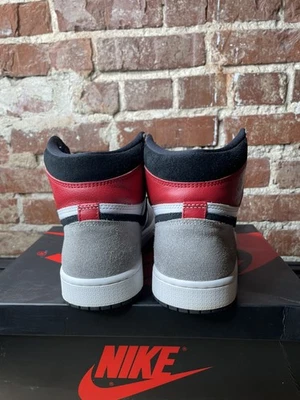 Talla 8.5 - Jordan 1 Retro Alto OG Gris Humo 2020 Foto 1 de 4