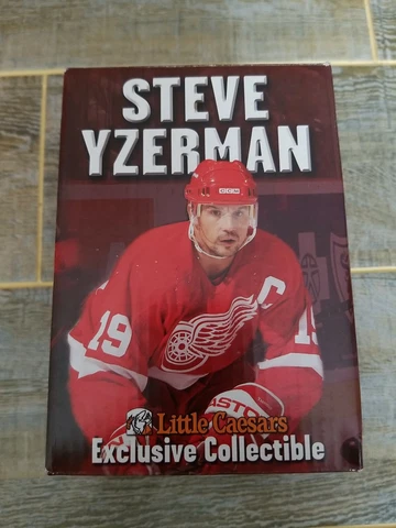 NHL Steve Yzerman Figurine Little Caesars Detroit Red Wings Statue Collectible Cover