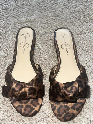 Sandalia Jessica Simpson para mujer anudada deslizable guepardo talla 8,5 Foto 1 de 4