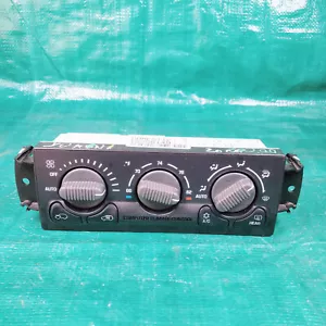 2000 2002 Chevrolet GMC Climate Control 15758149 AC Heater Temp Unit - Picture 1 of 9