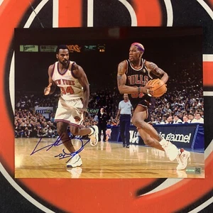 Charles Oakley Signed New York Knicks 8X10 Photo Autographed Steiner CX - Picture 1 of 3