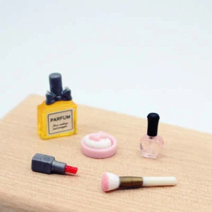 1:12 Set trucco miniatura casa delle bambole D28-A - Foto 1 di 4