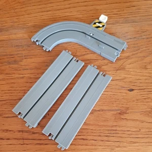 TOMY Thomas & Friends Big Loader Playset - Spare Parts - Straight & Curved Track - Picture 1 of 2