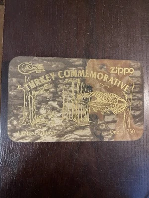  Estuche Pavo, Cuchillo Conmemorativo Con Zippo, Uno De 750  Foto 1 de 4