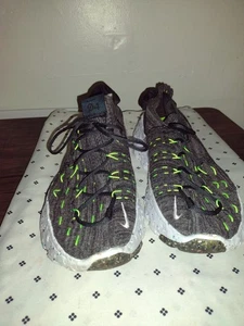 Size 11 - Nike Space Hippie 04 Black Volt - Picture 1 of 6