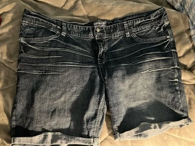 Amethyst Jean Shorts Women's 22 Cuffed Embroidered Denim Stretch - Image 1 of 4