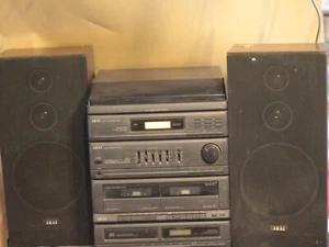 AKAI AC - M55 music system with speakers tape issue - Picture 1 of 15