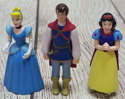 Disney Cenicienta Príncipe Florian Blancanieves Figuras Juguetes Pasteles Toppers Lote de 3 Foto 1 de 4
