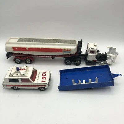 Corgi Die Cast Vehicle Lot - Exxon Mack Truck / Trailer / Range Rover Parts Lot - Image 1 of 4