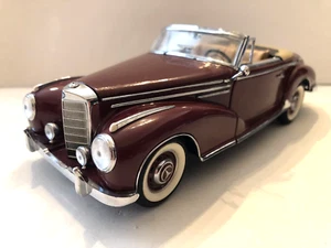57 MERCEDES BENZ 300 SC MASSSTAB 1:24 VON FRANKLIN NEUWERTIG - Bild 1 von 9