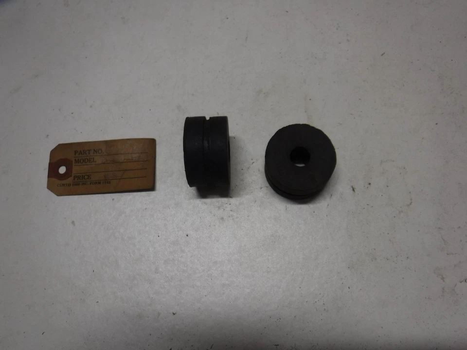 1938 39 40 41-53 Plymouth Dodge Desoto Chrysler tubo de escape aisladores traseros 2 Nuevo de Lote Antiguo Foto 1 de 1