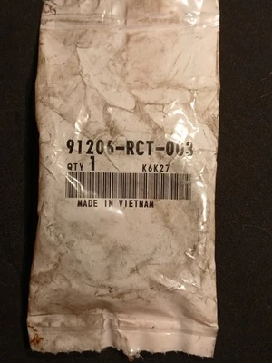 Уплотнение выходного вала механической коробки передач - Honda (91206-RCT-003) 2006-2018 Honda - - Изображение 1 из 2