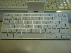 APPLE A1359 TECLADO ESPAÑOL MUY BUSCADO VINTAGE ANTIGUO - Picture 1 of 12