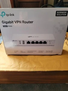 TP-Link Festa FR205 Gigabit VPN Router - Picture 1 of 4