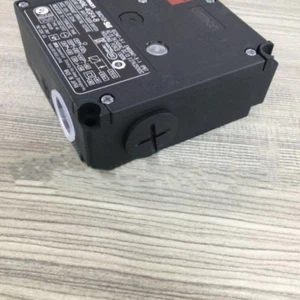 1PC NEW FOR OMRON D4NL-4GFA-B Sensor Safety Gate Switch - Picture 1 of 2