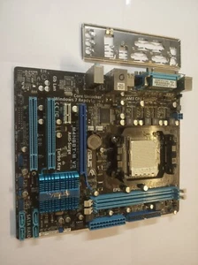 carte mere ASUS M4N68T-M V2 REV 1.00 SOCKET AM3 - Bild 1 von 1