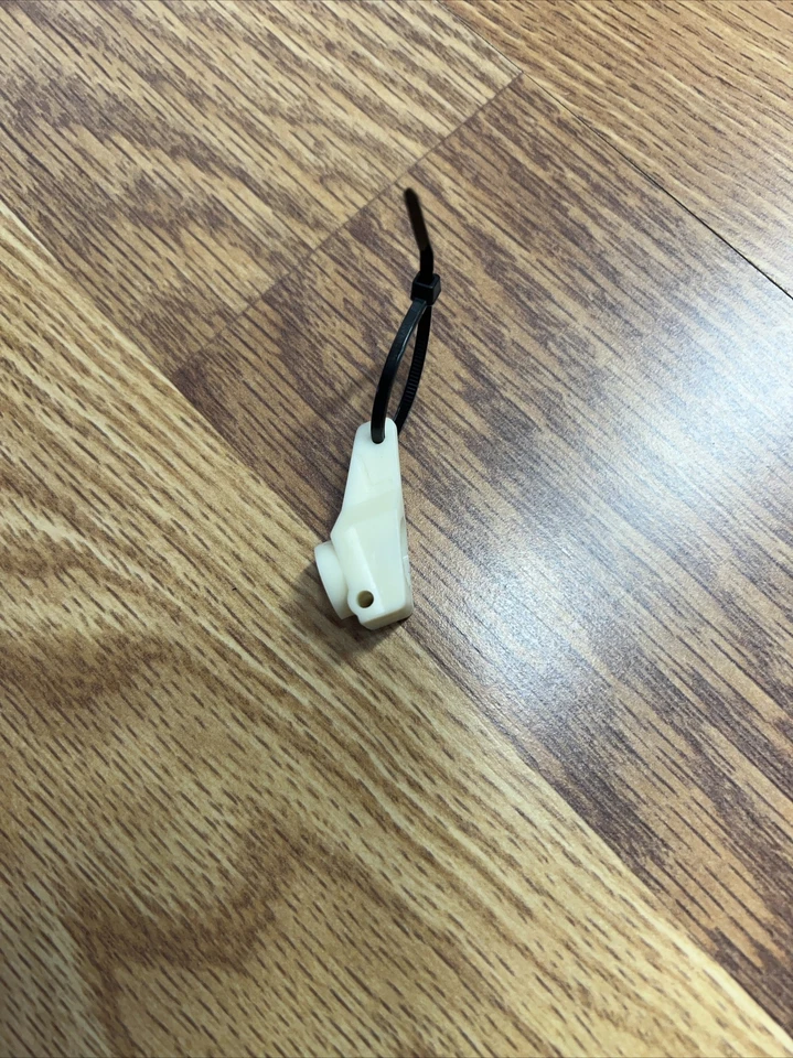 Vintage Team Associated RC 10 Gold Rear Hub Carrier 6365 Left (1pc) # - Image 1 of 3