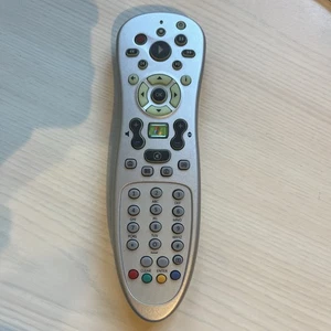 RC1534501/00 Fernbedienung kabellos Infrarot Handgerät batteriebetrieben für TV - Bild 1 von 12