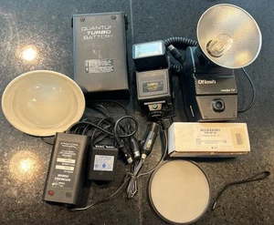 2 Blitzköpfe, 1 Blub, Quantum Turbo Akku, Ladegerät, Auto & WallCharger. - Bild 1 von 1