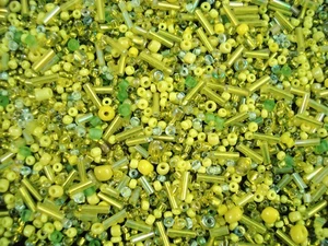 Seed/Bugle Bead Mix 100g Yellow/Lime Tones DIY Jewellery Bracelets Necklaces - Picture 1 of 2
