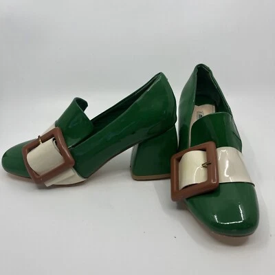 Mocasín de charol verde y blanco Miu Miu zapatos de tacón sin cordones con hebilla 35 Italia Foto 1 de 4