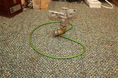 Cabeza y base Buckner Rainer 555 de colección con conector Rain Bird Glendora Calif Foto 1 de 4