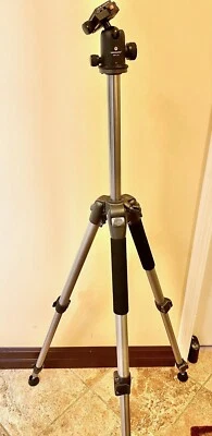 Vanguard SBH-100 Ball Head plus Walimex WAL-6702 Camera Pro Tripod, Metal - Image 1 of 4