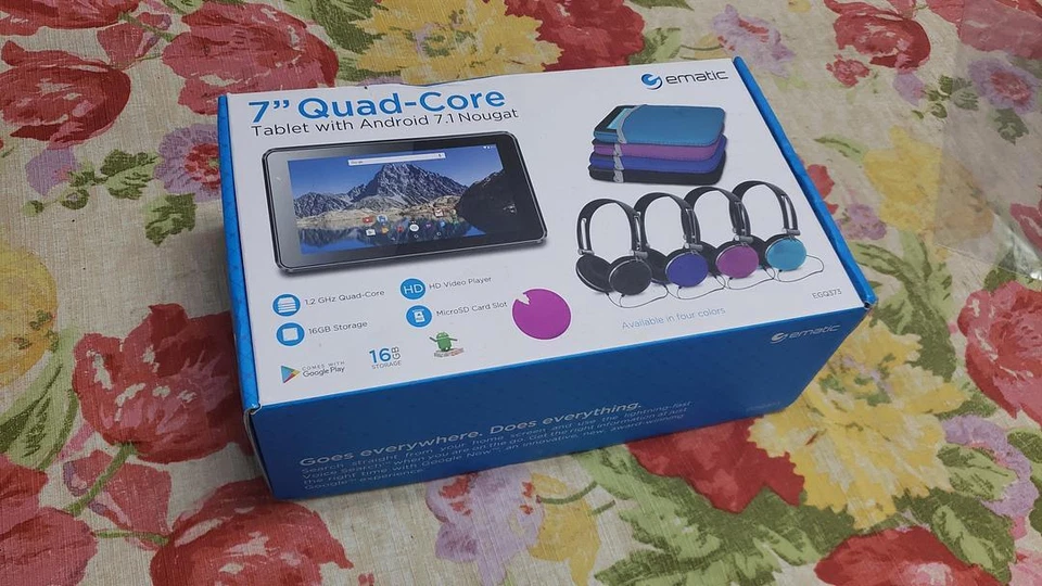 Ematic, EGQ373BU, 7" Quad-Core Tablet w/ bundle, Parts only. It does boot to OS - Image 1 of 3