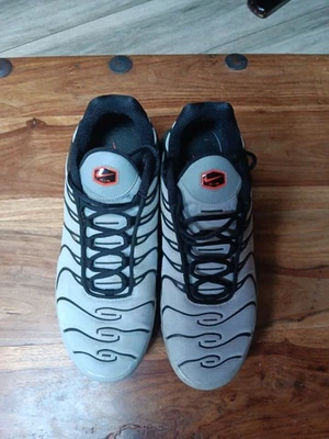 Basket homme Tn Nike Air taille 44 - Photo 1/4