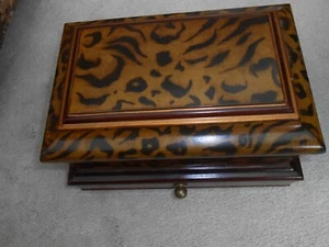 Vintage Jewelry Box Made in China "Oriental Accent" 12"x9"x*8" - Picture 1 of 6