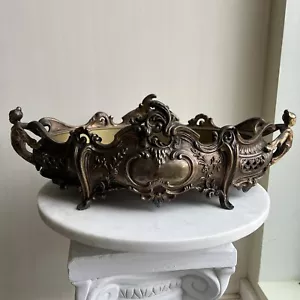 Bandeja antigua francesa ornamentada de latón dorado centro de mesa Art Nouveau querubín plato ornamentado - Imagen 1 de 7