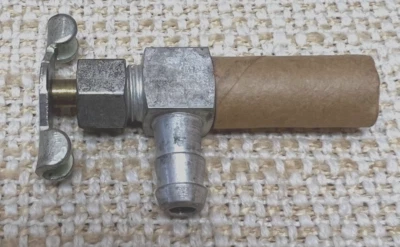 Lawnboy 677052 Válvula de Corte de Combustible Codo 1/4" Repuesto Foto 1 de 4