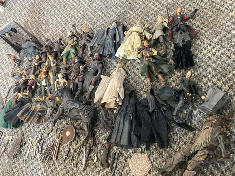RARE Lord of the Rings 6 inch scale action figure lot; all original accessories Cover