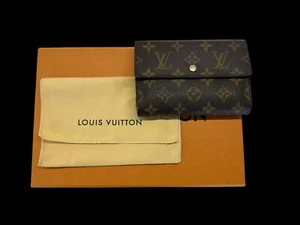 Louis Vuitton Monograma Porte Caja Fuerte Estuche Papeles Triple Cartera con Caja y Bolsa para el Polvo - Imagen 1 de 17