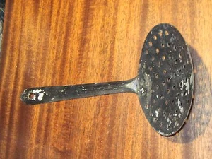 Vintage primitive cooking strainer - Picture 1 of 3