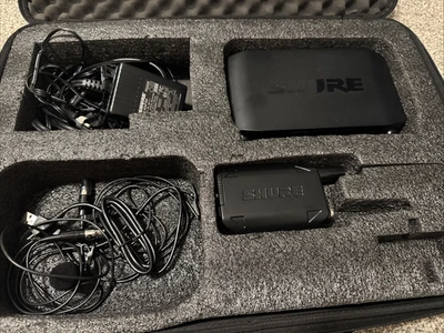 Shure GLXD4-Z2 Digital Receiver & GLXD1 Z2 Bodypack & Sm35 Headworm Mic & Case  - Image 1 of 4