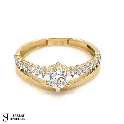 Anillo de compromiso solitario de oro amarillo de 9 quilates anillo de boda diamante creado en laboratorio Foto 1 de 4