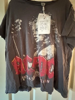 Magnolia Pearl AC /DC Live At Donington Tee - Photo 1/4