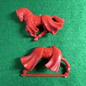 MB Games Battle Masters Spare Plastic Knights Horse Knight Steed Parts Bit 🟢 - Picture 1 of 2