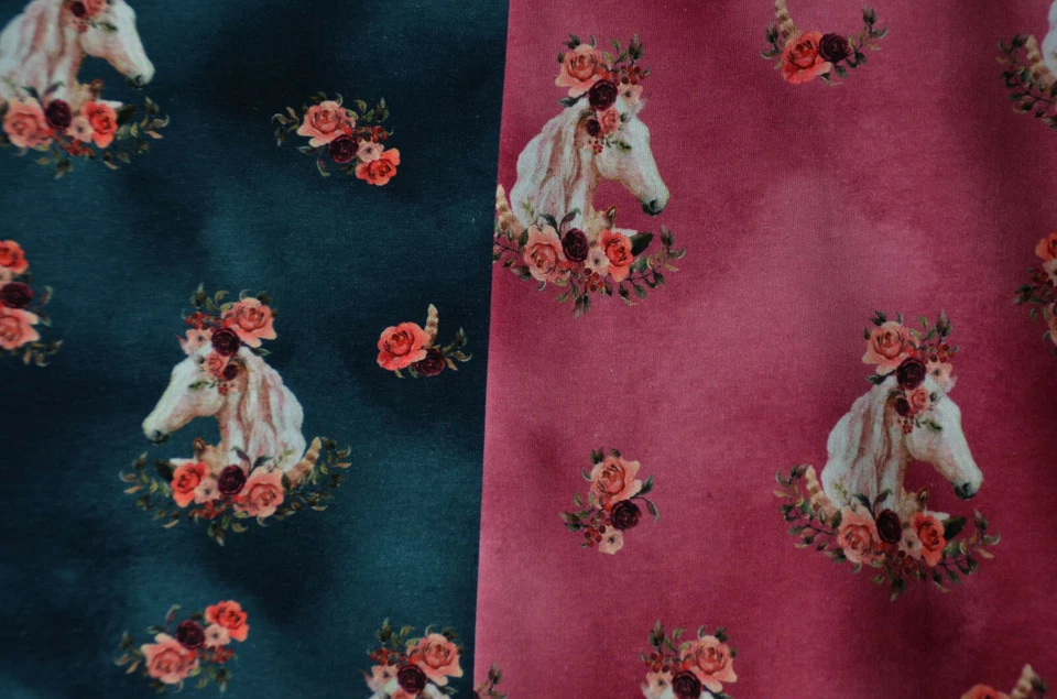 French Terry Sweat-Stoff mit Einhorn Boho Hippie Blumenkranz 50 cm x 145 cm  - Bild 1 von 1