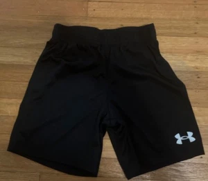 Under Armour Boys Black Shorts Size:5 EUC - Picture 1 of 4