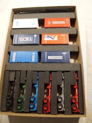 ATHEARN  6pack 40' CONTAINERS and  CHASIS. ASSEMBLED ALL DIFFERANT MADE IN USA - Image 1 of 3
