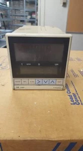 CHINO DB 1000 CONTROLLER INDICATORE DIGITALE W412 - Foto 1 di 1