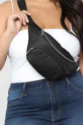 Fashion Nova Clip Hop Fanny Pack Crossbody Bag Black NEW - Image 1 of 4