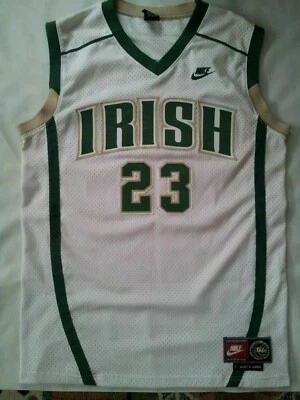 CAMISETA VINTAGE 2003 NIKE NOTRE DAME LUCHA IRLANDESA #23 LEBRON JAMES TALLA M Foto 1 de 4