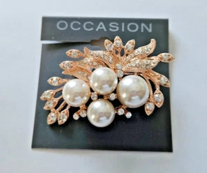 Large Faux Pearl Gold Toned Brooch Costume Jewelry - Picture 1 of 4
